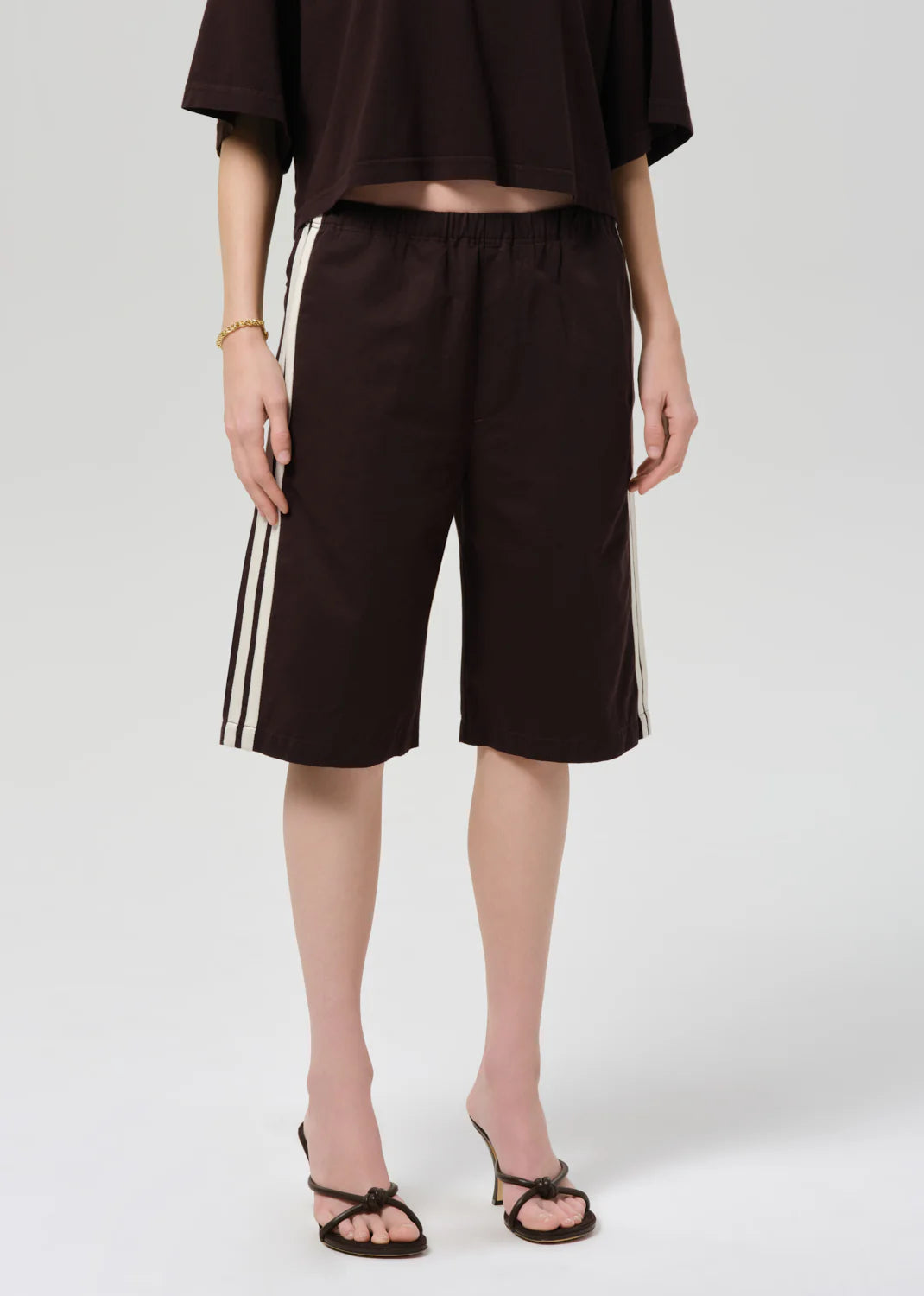 anais pull on track short - Image 2